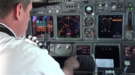 equipment hatch 737.